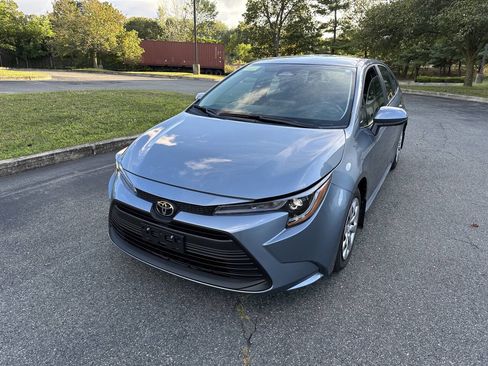 Used 2025 Toyota Corolla LE image 6