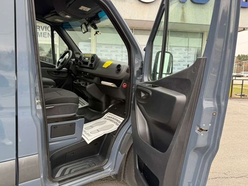 Used 2019 Mercedes-Benz Sprinter 170 image 25