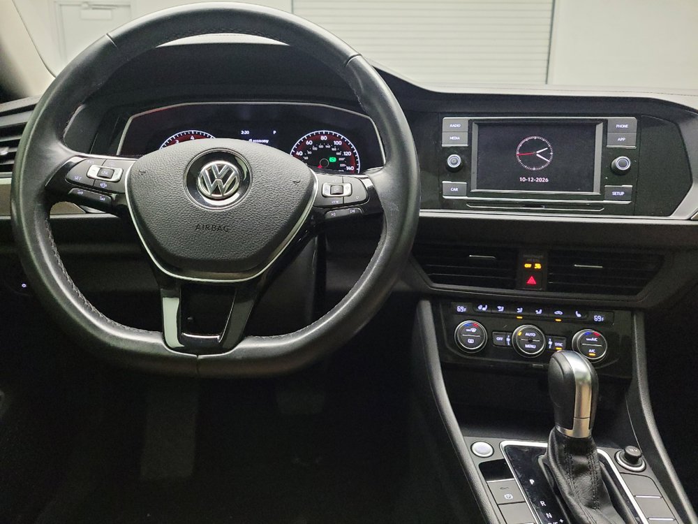 Used 2019 Volkswagen Jetta SE w/ Cold Weather Package FWD image 22
