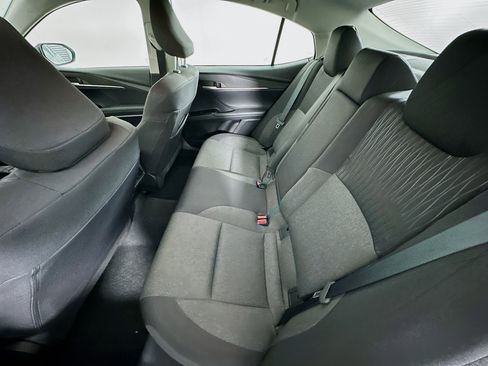 Used 2025 Toyota Camry LE image 28