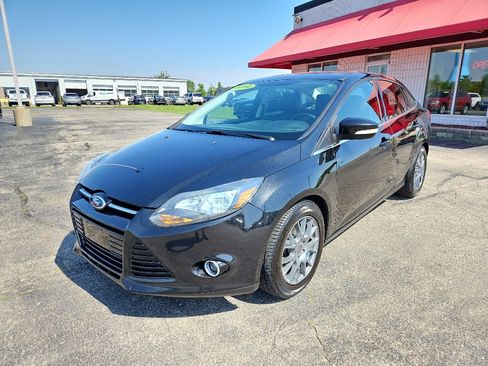 Used 2014 Ford Focus Titanium FWD image 8