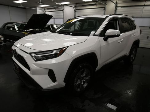 Used 2025 Toyota RAV4 XLE w/ Convenience Package image 3