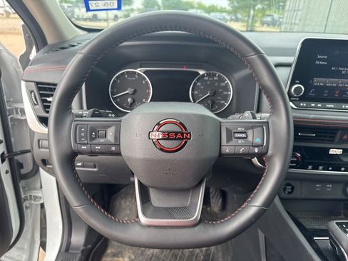 Certified 2025 Nissan Rogue SV AWD/4WD image 16