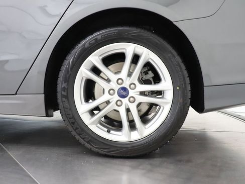 Used 2018 Ford Fusion SE w/ Fusion SE Technology Package FWD image 43