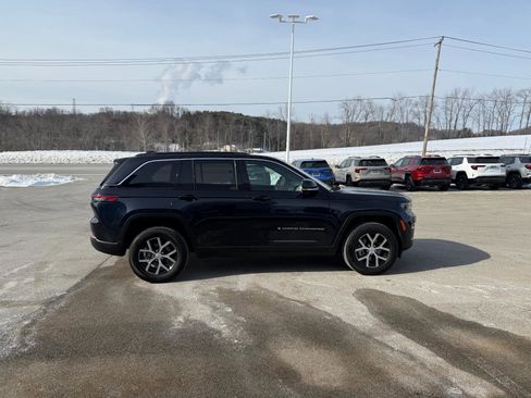 Used 2024 Jeep Grand Cherokee Limited image 6