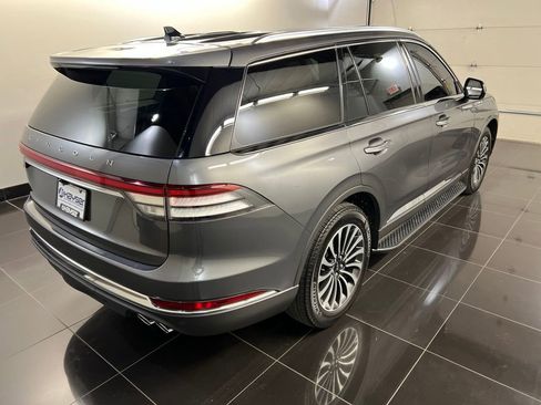 Used 2023 Lincoln Aviator AWD w/ Premium Package image 6