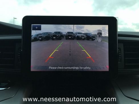 Used 2022 Ford Explorer XLT image 31