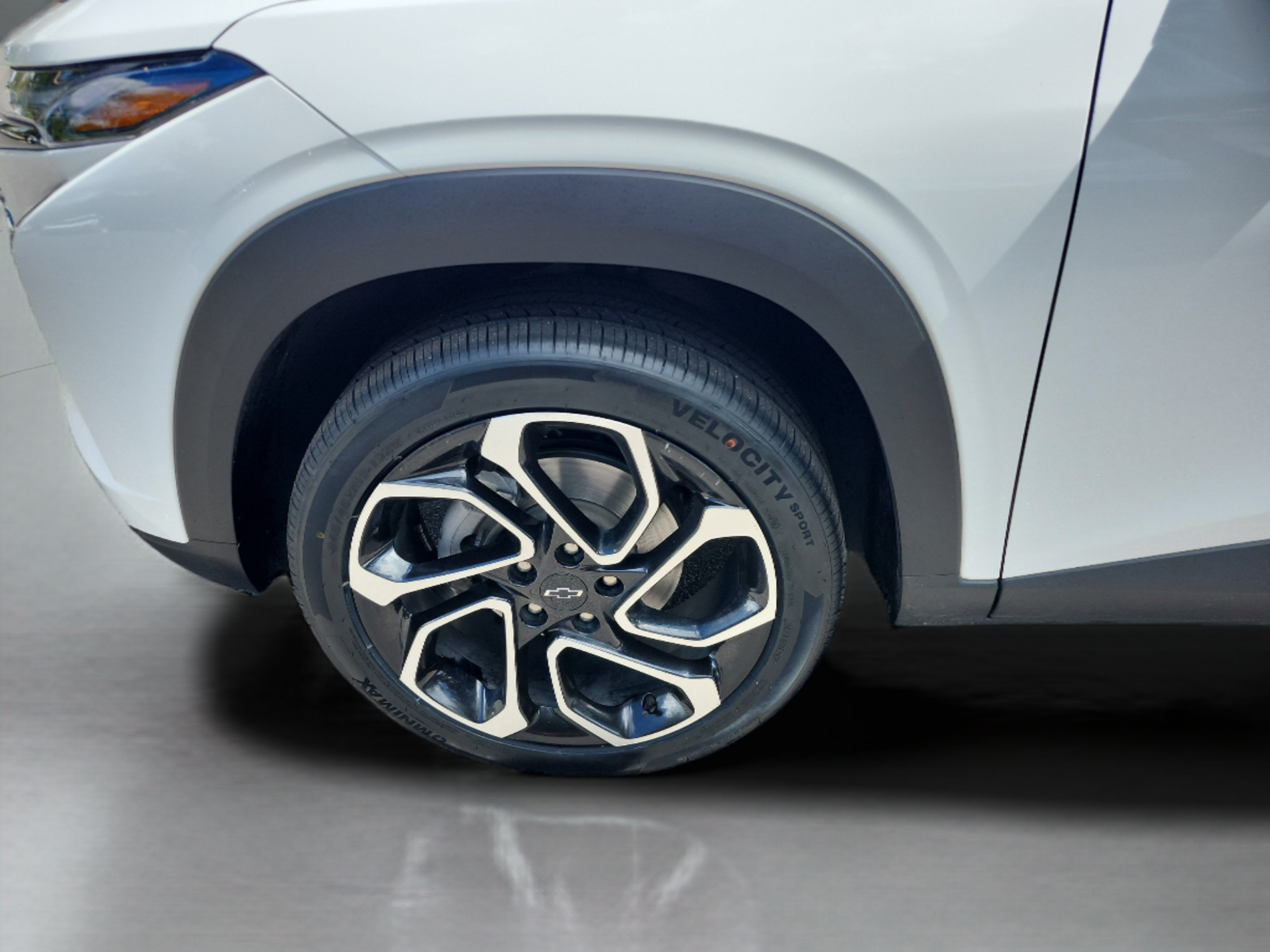 Used 2025 Chevrolet Trax RS w/ Driver Confidence Package FWD image 9