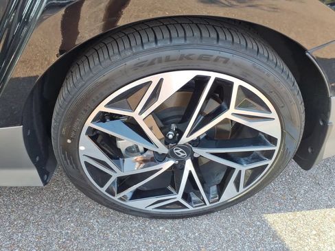 Certified 2023 Hyundai Ioniq 6 Limited RWD image 9