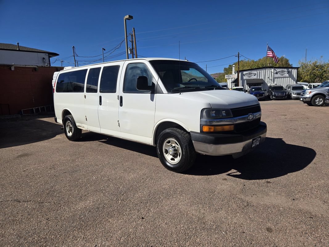 Used 2015 Chevrolet Express 3500 LT w/ LT Preferred Equipment Group RWD image 2