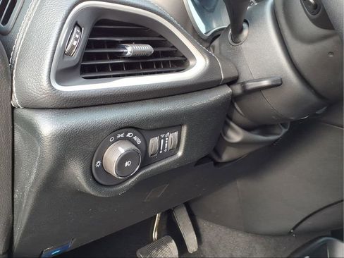 New 2026 Chrysler Pacifica Select image 19