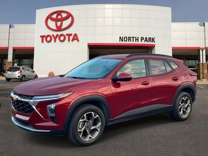 Used 2025 Chevrolet Trax LT