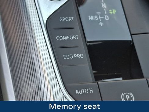 Used 2022 BMW 330i xDrive Sedan w/ Driving Assistance Package AWD/4WD image 17