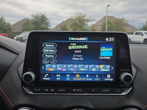 Certified 2025 Nissan Sentra SR FWD image 8