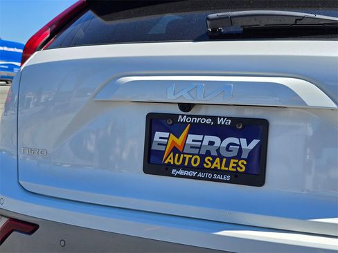 Used 2023 Kia Niro Wave image 13