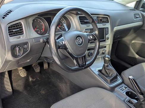Used 2016 Volkswagen Golf S image 14