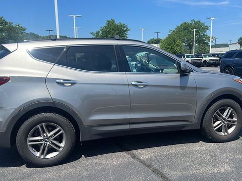 Used 2017 Hyundai Santa Fe Sport AWD/4WD image 4