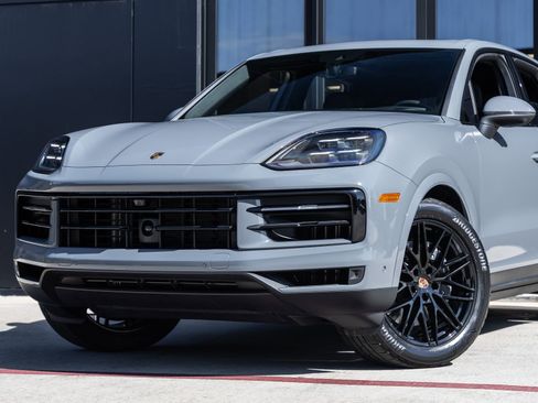 Certified 2026 Porsche Cayenne image 7