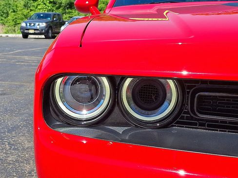 Used 2016 Dodge Challenger R/T Scat Pack RWD image 27