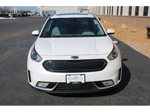 Used 2019 Kia Niro Touring image 9