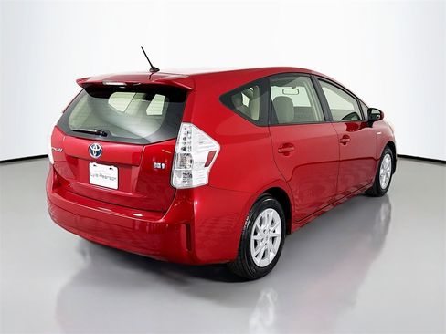 Used 2013 Toyota Prius V Five image 9
