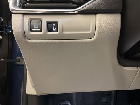 Used 2021 Cadillac XT4 Premium Luxury w/ Cold Weather Package image 16