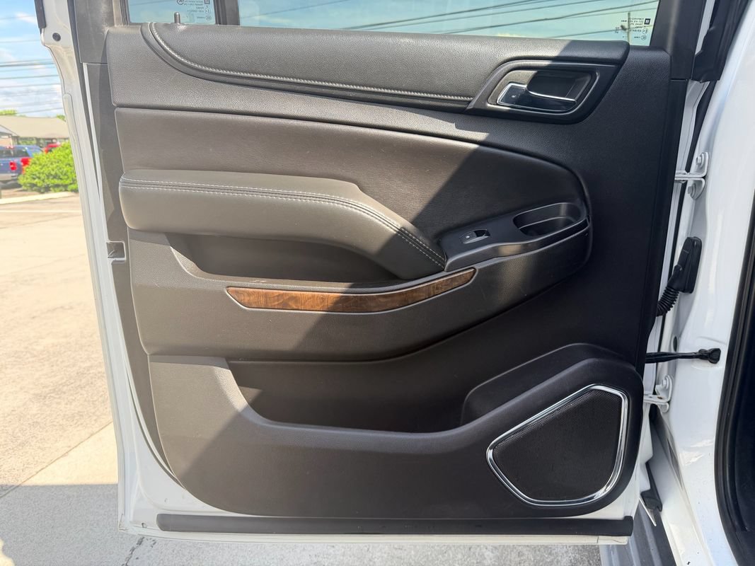 Used 2018 Chevrolet Suburban LT RWD image 24