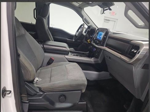 Used 2022 Ford F150 XLT image 11