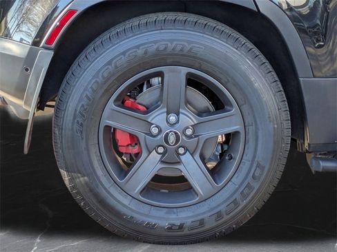 Used 2022 Land Rover Defender 110 image 37