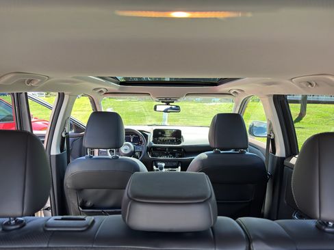 Used 2021 Nissan Rogue Platinum AWD/4WD image 26