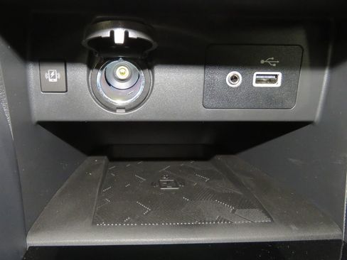 Certified 2025 Nissan Versa SV w/ Trunk Package image 12