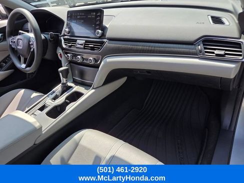 Used 2018 Honda Accord EX image 19