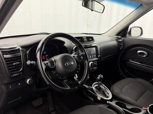 Used 2016 Kia Soul + w/ Audio Package FWD image 9