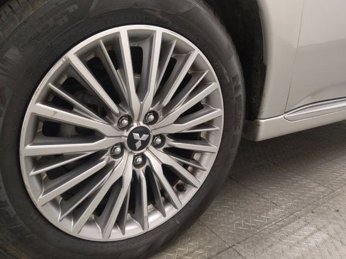 Used 2022 Mitsubishi Outlander LE image 31