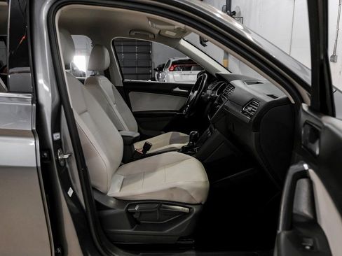 Used 2018 Volkswagen Tiguan SE image 34