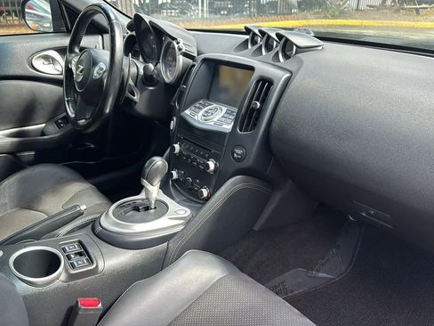 Used 2019 Nissan 370Z Touring Sport image 9