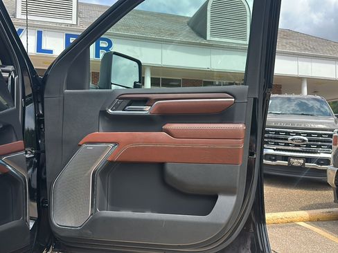 Used 2024 GMC Sierra 2500 Denali Ultimate w/ Max Trailering Package AWD/4WD image 18