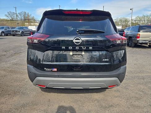 Used 2023 Nissan Rogue S image 5