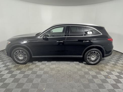 Used 2025 Mercedes-Benz GLC 300 image 2