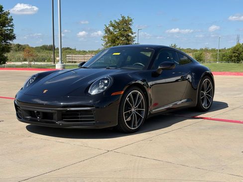 Used 2023 Porsche 911 Carrera T RWD image 3