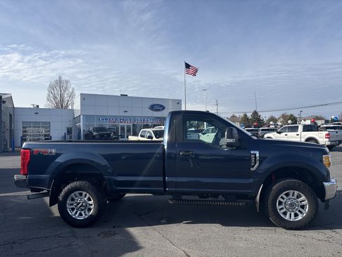 Used 2017 Ford F250 XLT w/ XLT Value Package image 2