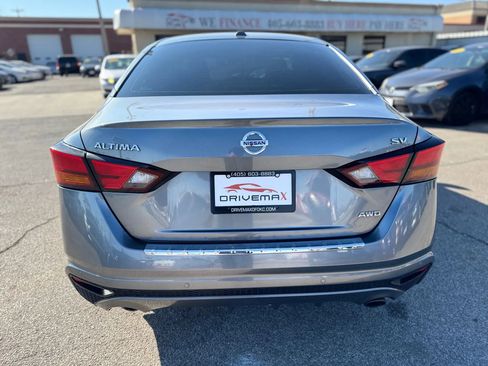 Used 2022 Nissan Altima 2.5 SV w/ SV Premium Package image 4