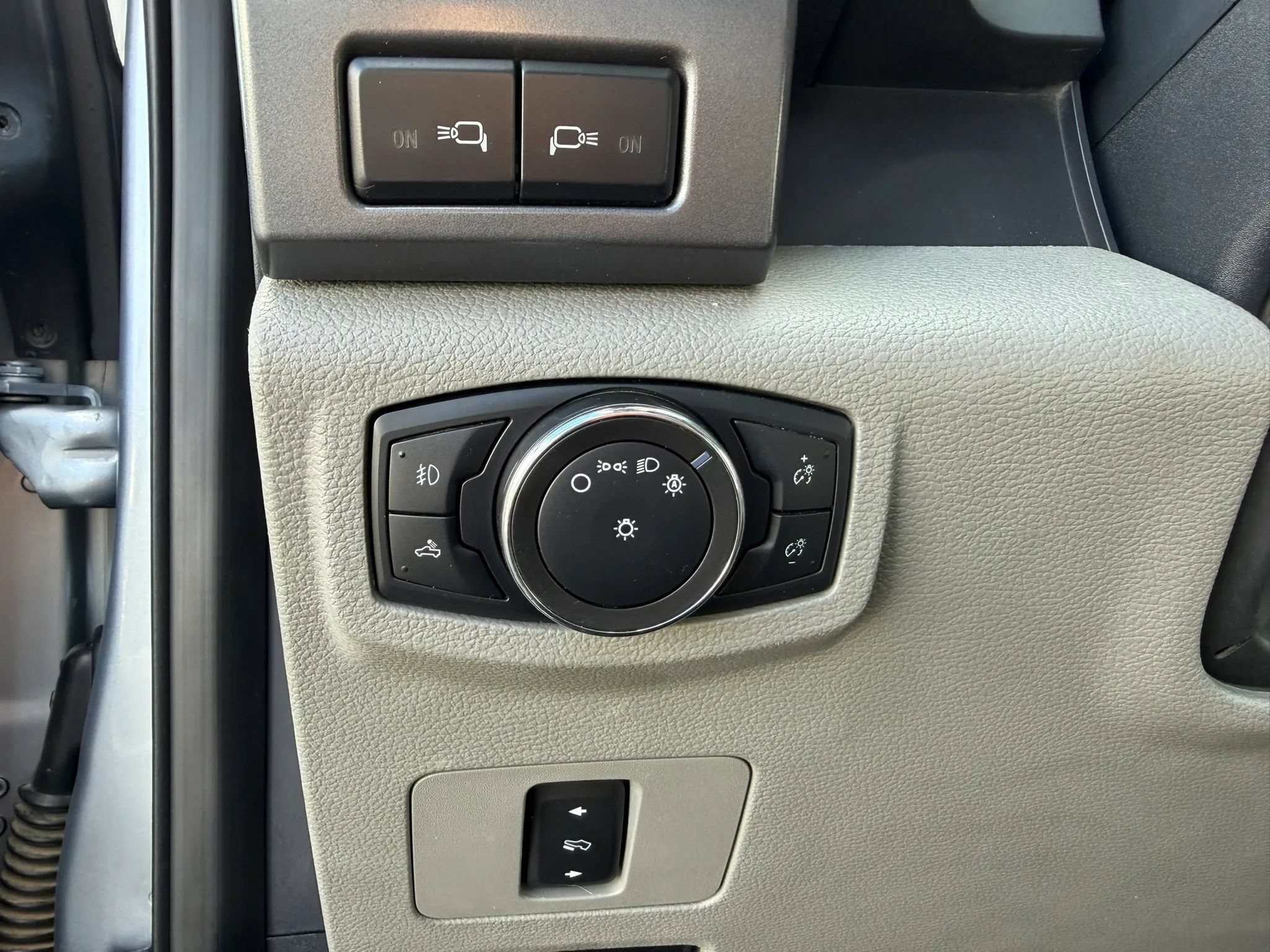 Used 2022 Ford F250 XLT w/ XLT Premium Package AWD/4WD image 23
