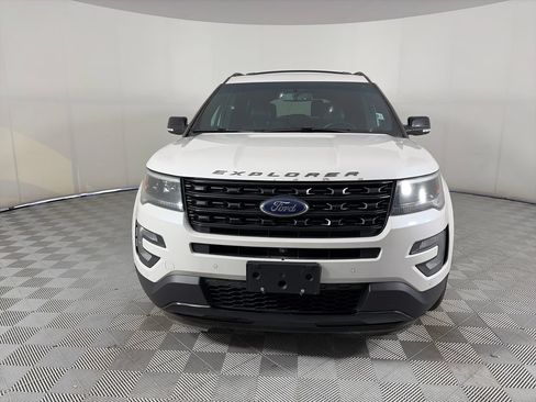 Used 2016 Ford Explorer Sport w/ Equipment Group 401A AWD/4WD image 2