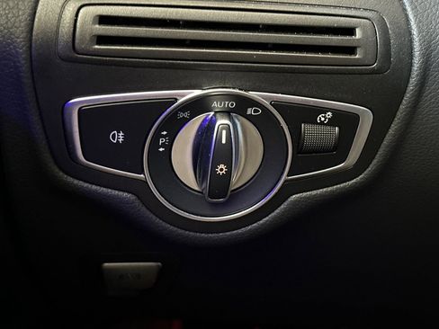Certified 2022 Mercedes-Benz GLC 300 4MATIC image 37