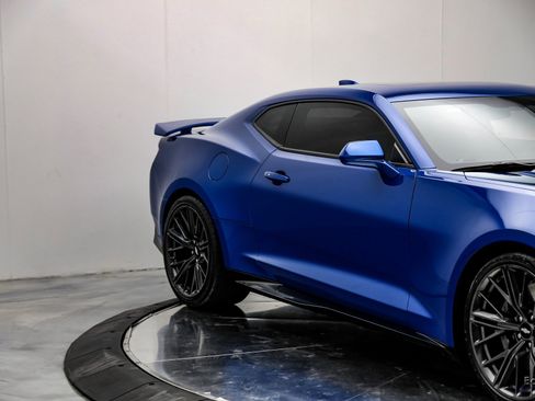 Used 2018 Chevrolet Camaro ZL1 image 22
