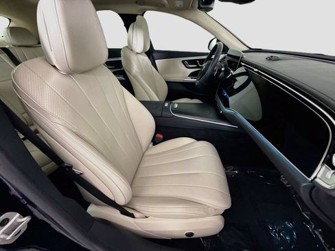 Used 2025 Mercedes-Benz E 450 4MATIC Sedan w/ MBUS Superscreen Package image 28