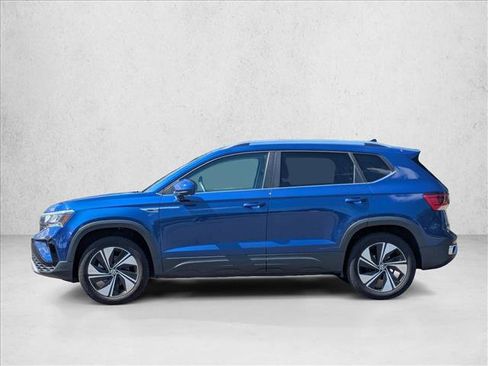 Used 2023 Volkswagen Taos SE AWD/4WD image 8