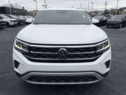 Used 2023 Volkswagen Atlas Cross Sport SE image 2