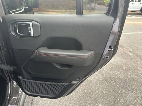 New 2025 Jeep Wrangler Unlimited Rubicon w/ XTREMEE 35" Tire Package image 16